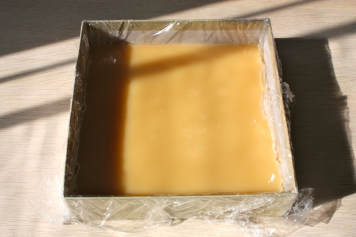 Vitreous quality of freshly poured soap
